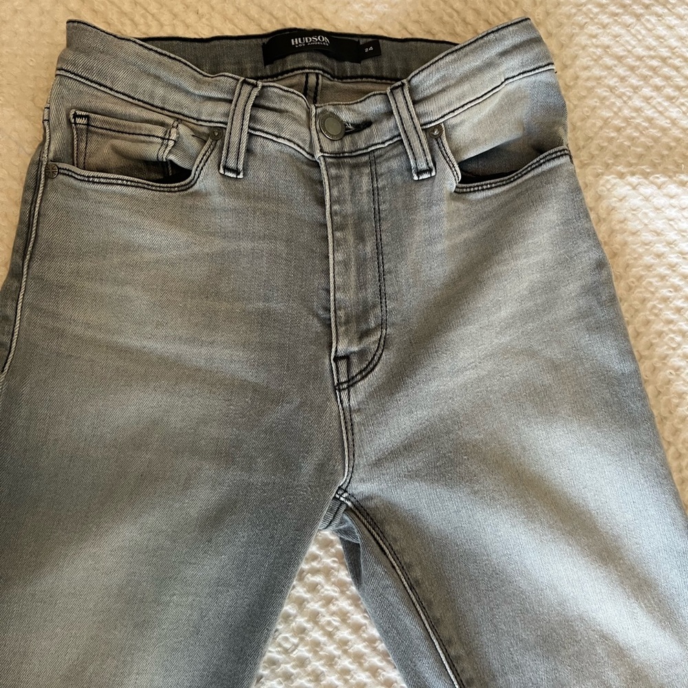 Hudson Jeans Size 24 worn a few times